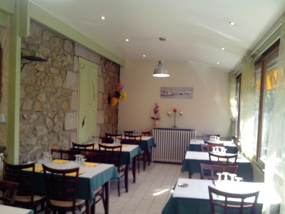 Hotel Restaurant Du Velay Le Chambon-sur-Lignon Exteriér fotografie